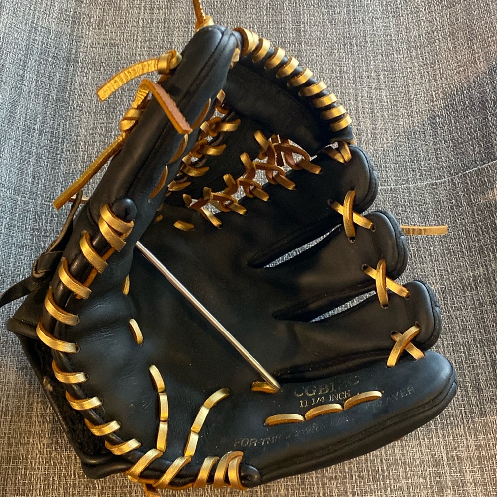 Baseball glove